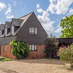 Stylish Rural Cottage With Views Over Fields And The River Stour - The Granary