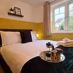 Spacious Entire Apartment, Quiet Central Location