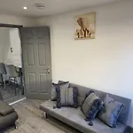 Vetrelax Colchester Three Bedroom House