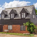 Stylish Rural Cottage With Views Over Fields And The River Stour - The Granary