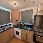 Kensington House- The Perfect Home For Contractor Stays
