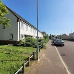 Kensington House- The Perfect Home For Contractor Stays