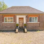Ultimate Constable Country Rural Retreat - The Pump House