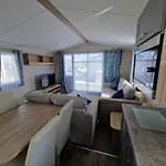 Luxury Static Caravan Sleeps 6 Coopers Beach