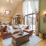 256 London Road