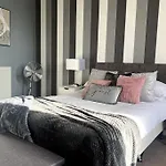 Luxury Suite In Colchester Town Centre By Station