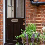 Stylish And Homely 1 Bed Edwardian Coach House