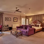 Wivenhoe House Hotel