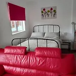 Colchester Town, Modern, Detached, Guest House