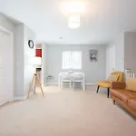 Space Apartments - Parking - Fast Wifi - 2 Double Bedrooms - Smart Tv