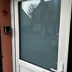 Entire Apartment Super King Bed Close To Town Centre
