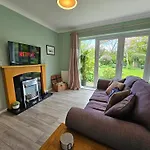 Luxury Self Catering In Colchester With Free Ev Point