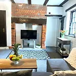 Duchess Apt 1 Serviced 3Br Apartment In Colchester Perfect For Contractors And Families