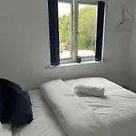 Elegant 3-Bedroom Apt With En Suite And Shared Amenities With Free Wi-Fi