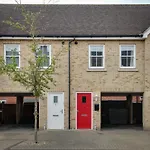 Two Bedroom Coach House - Free Allocated Parking For 2 Vehicles - Central Colchester
