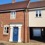 Hythe House - Perfect For Families And Contractors