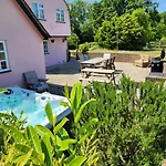Blackbrook Farmhouse