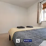 Stylish House By Ar Properties Short Lets & Serviced Accommodation Colchester