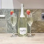 Colchester - 4 Bedroom - Sleeps 8 - Long Term Stays - Business - Contractors - Families