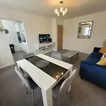 Bumblebee Bungalow - With Separate Office And Gaming Space By Catchpole Stays