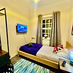 5 Bedroom House- Contractors, Crew, Group, Family