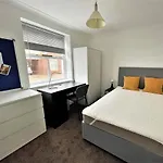 Housesleeps10-Garden-Parking-Family&Contractorsok