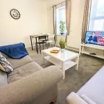 2-Bed, Sleeps 5, 2 Bath, Parking, Wifi