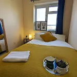 Professional 3-Bed Flat