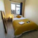 Professional 3-Bed Flat