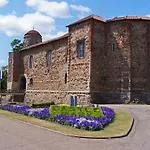 Victoria House