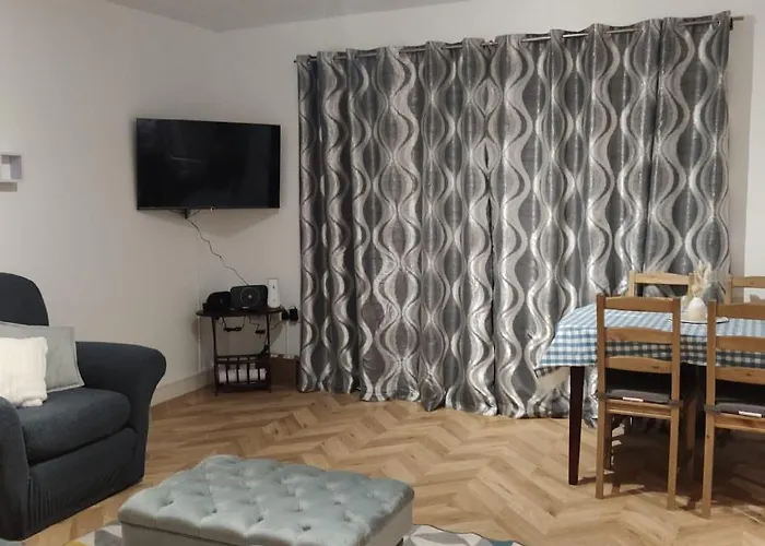 Ratcliffe Apartment