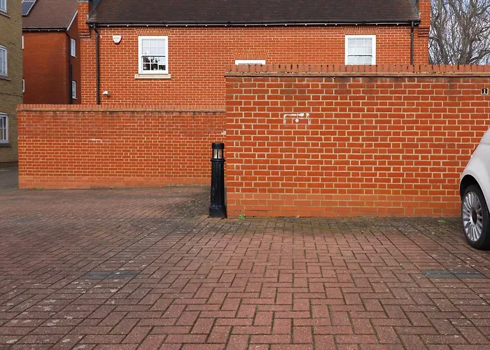 Hythe Hill Home