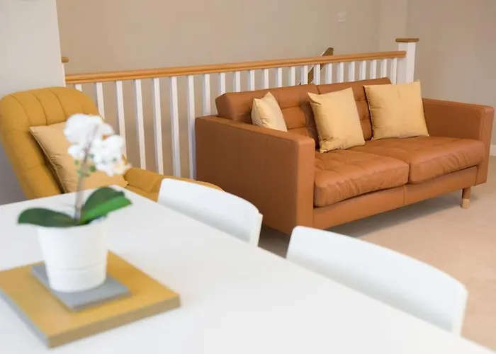 Space Apartments - Parking - Fast Wifi - 2 Double Bedrooms - Smart Tv