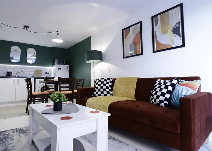 Entire Town Centre Apartment Free Parking Wifi