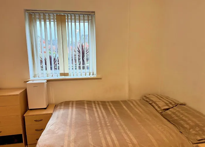Cozy Private Room With Free Wi-Fi