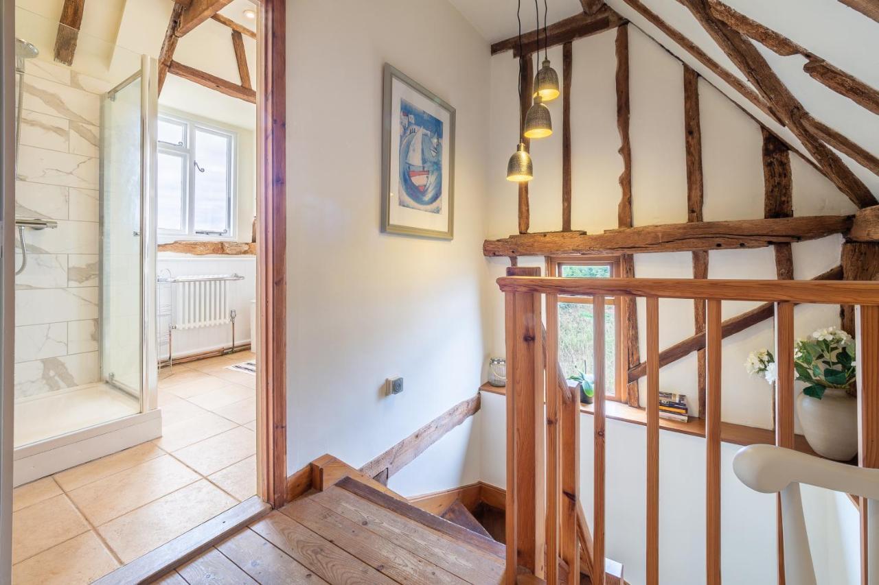 Holiday home Stylish Rural With Views Over Fields And The River Stour - The Granary Colchester