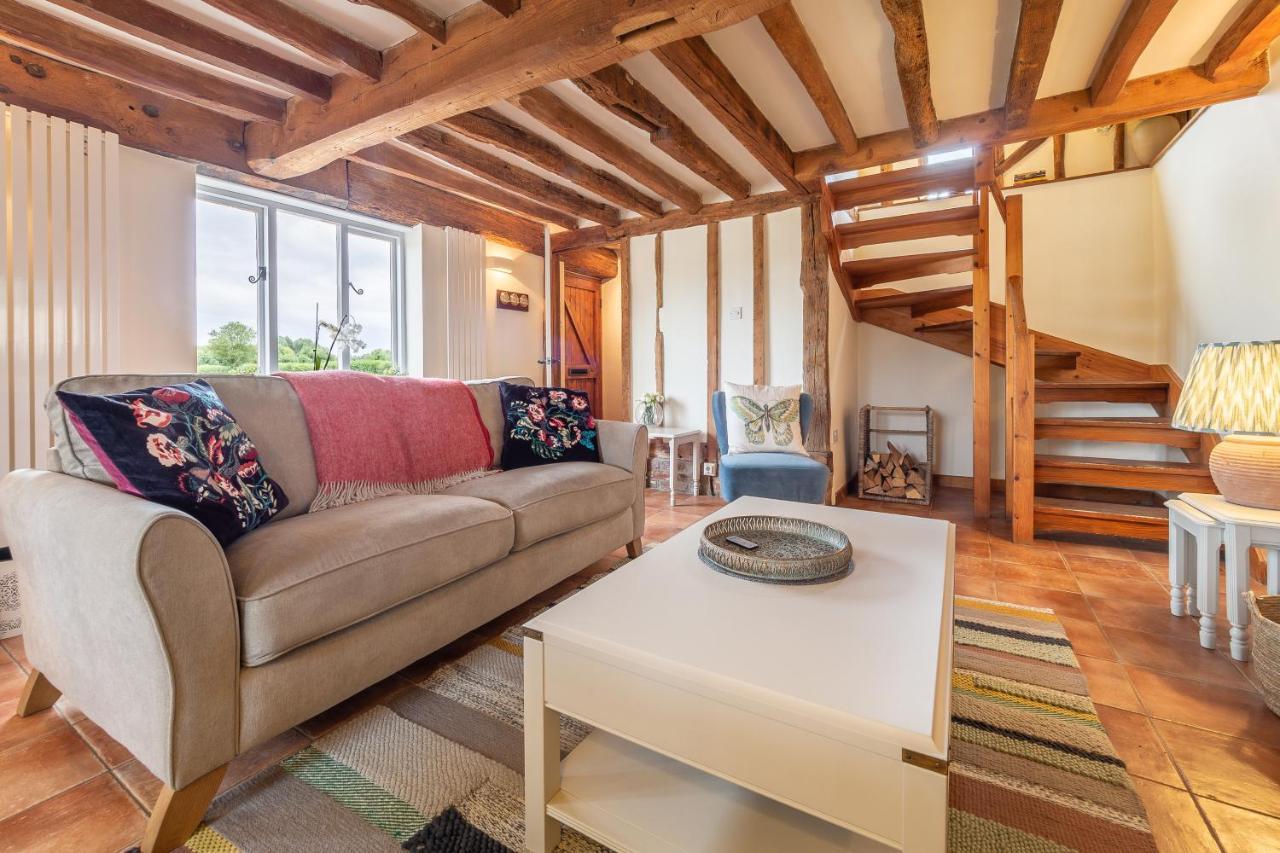 Stylish Rural With Views Over Fields And The River Stour - The Granary Holiday home