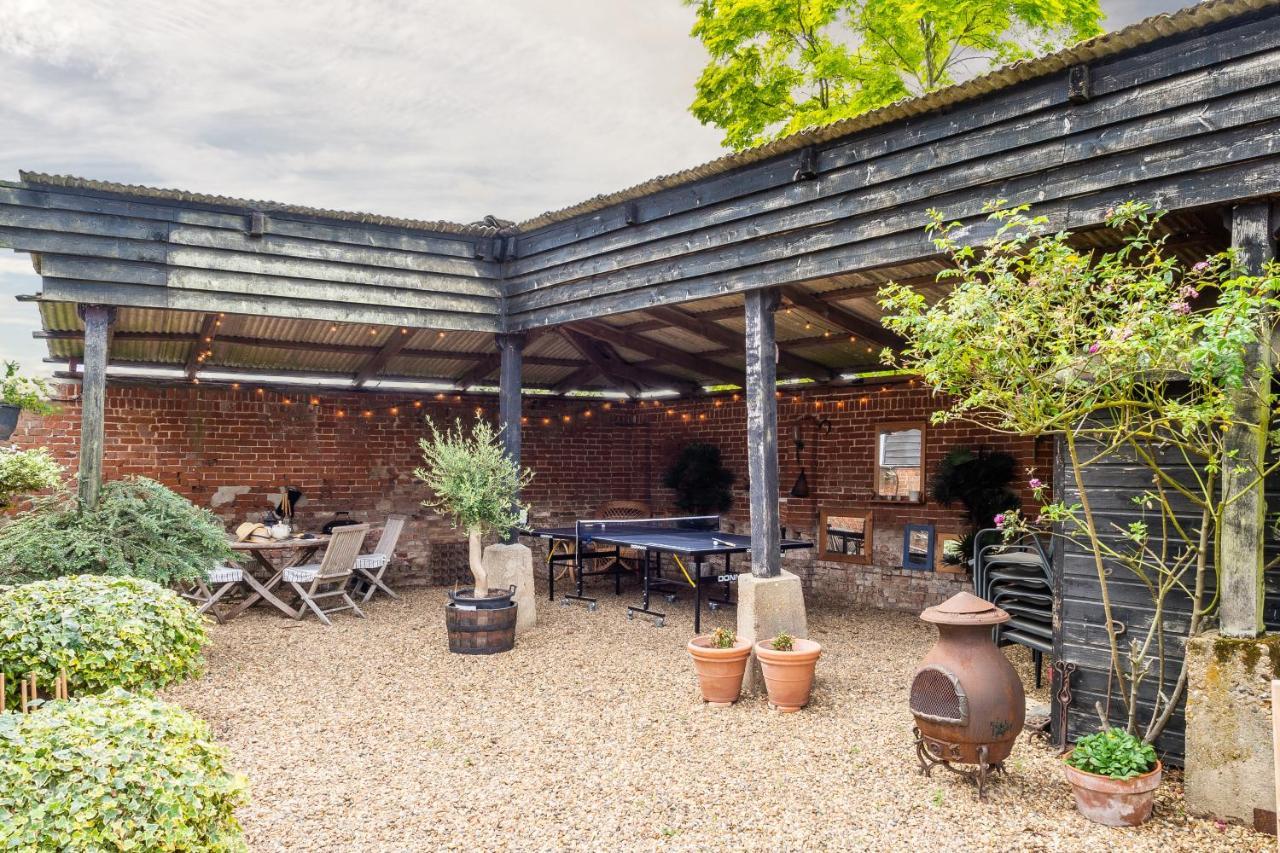 Stylish Rural With Views Over Fields And The River Stour - The Granary Holiday home Colchester