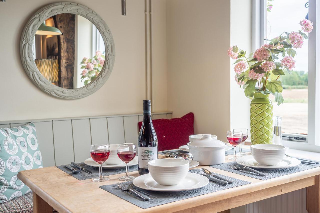 Stylish Rural With Views Over Fields And The River Stour - The Granary Holiday home