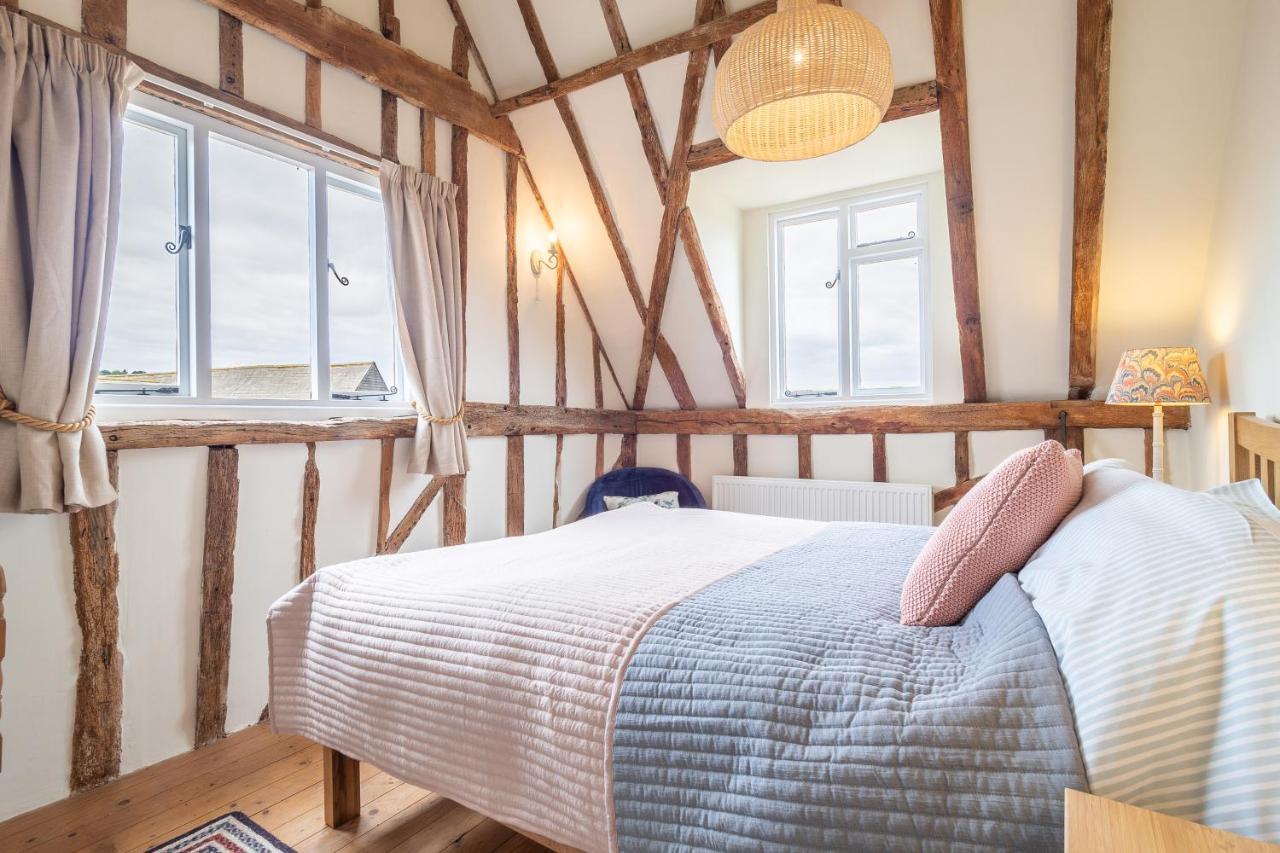 Stylish Rural With Views Over Fields And The River Stour - The Granary Holiday home *