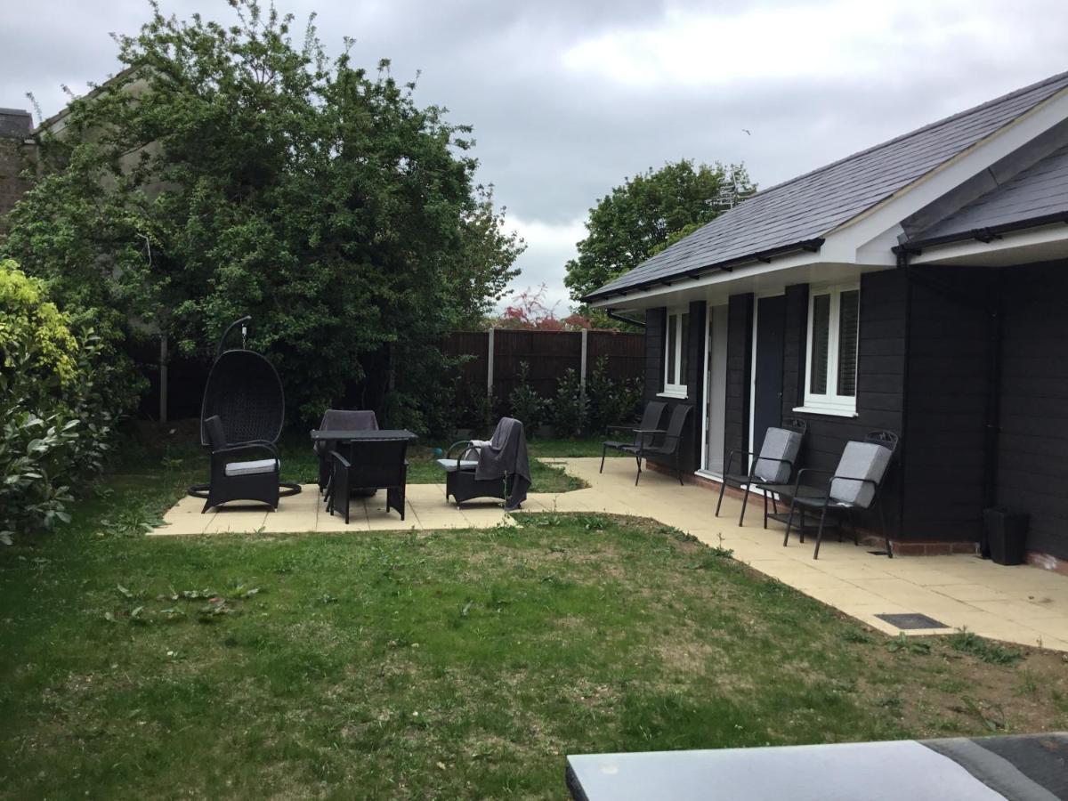 The Leather Bottle 2* Colchester