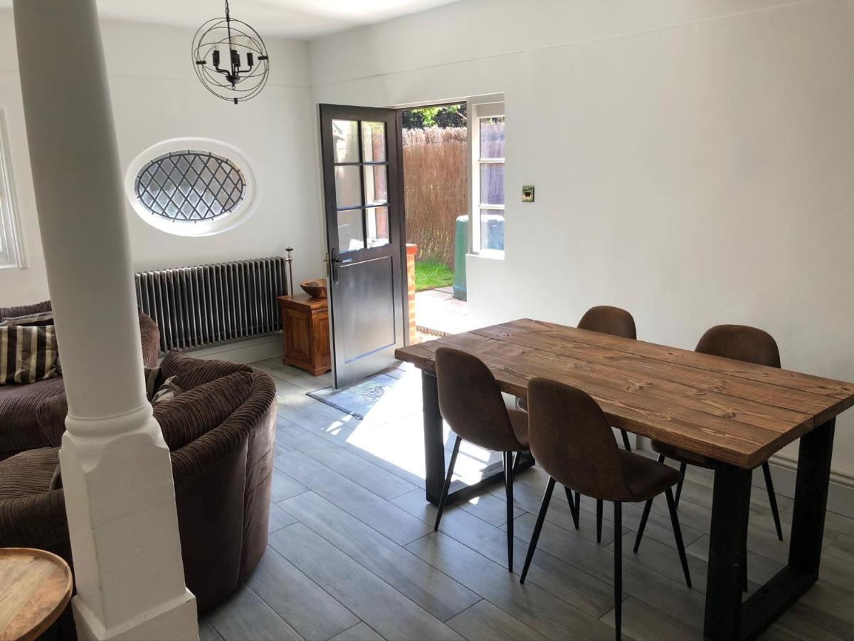 Luxury 3 Bed House On The Estate Of 17th Century Manor House Colchester