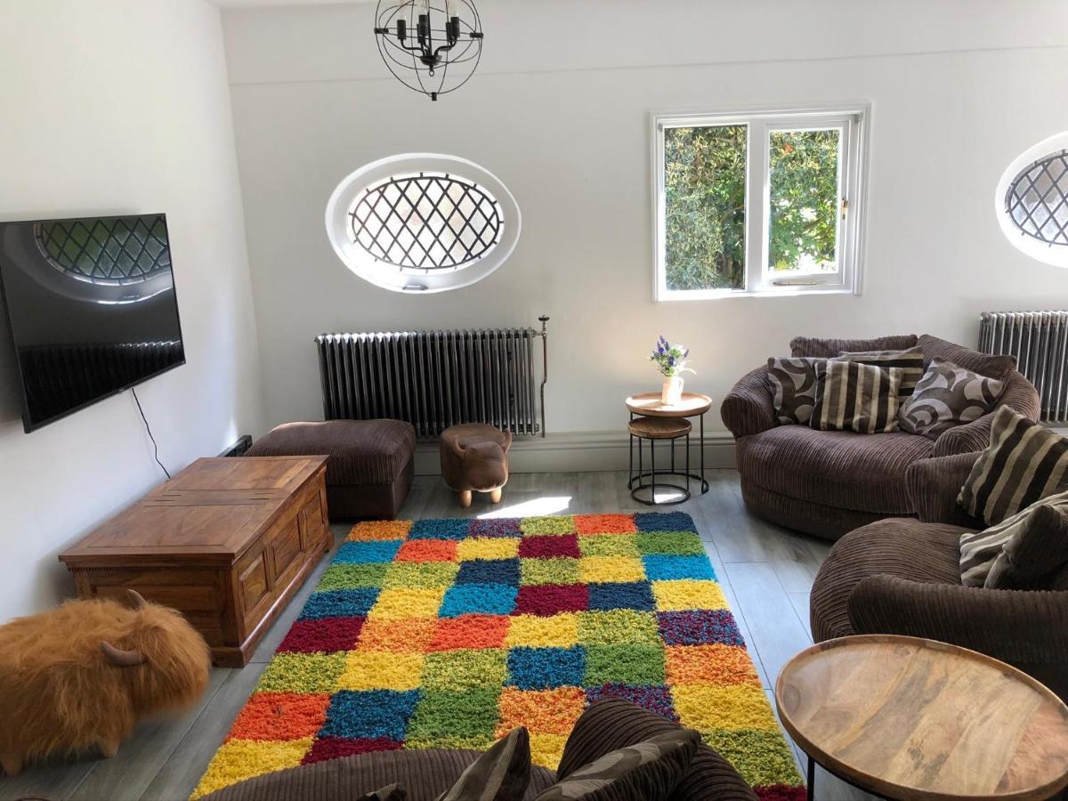 Luxury 3 Bed House On The Estate Of 17th Century Manor House Holiday home *