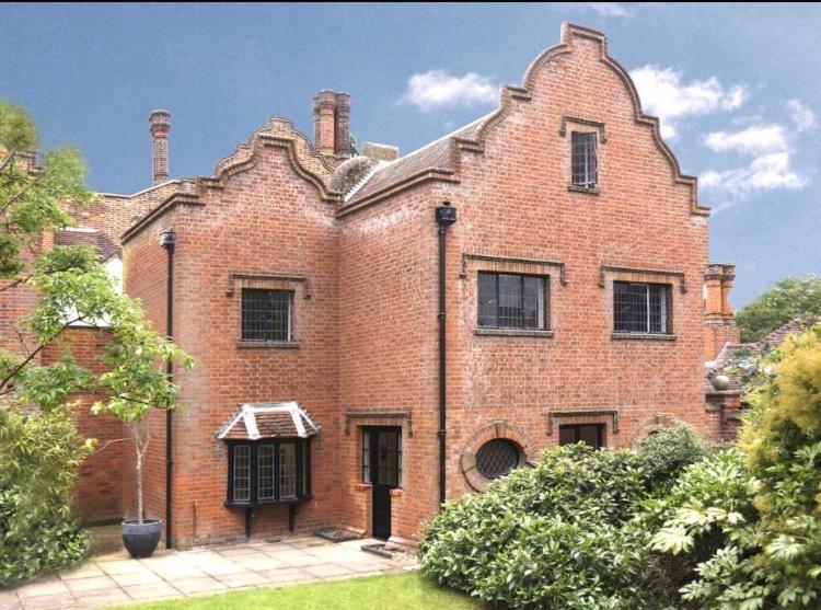 Luxury 3 Bed House On The Estate Of 17th Century Manor House Holiday home *