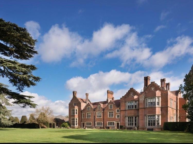 Luxury 3 Bed House On The Estate Of 17th Century Manor House Holiday home