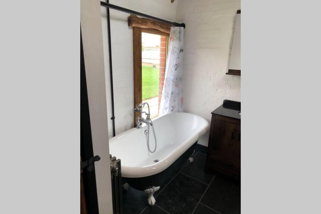 Luxury 2 Bed In The Orchard Of A 17th Century Manor House
