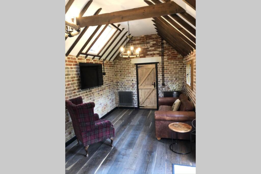 Luxury 2 Bed In The Orchard Of A 17th Century Manor House Holiday home