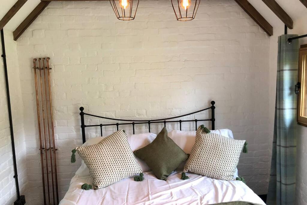 Holiday home Luxury 2 Bed In The Orchard Of A 17th Century Manor House *