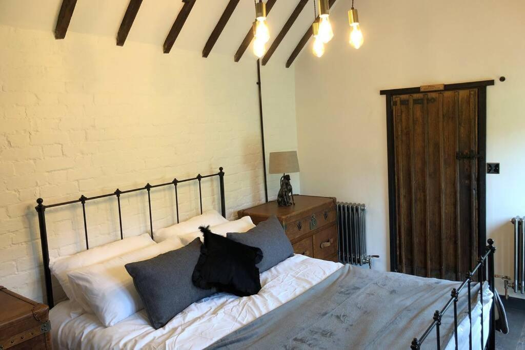 Luxury 2 Bed In The Orchard Of A 17th Century Manor House * Colchester