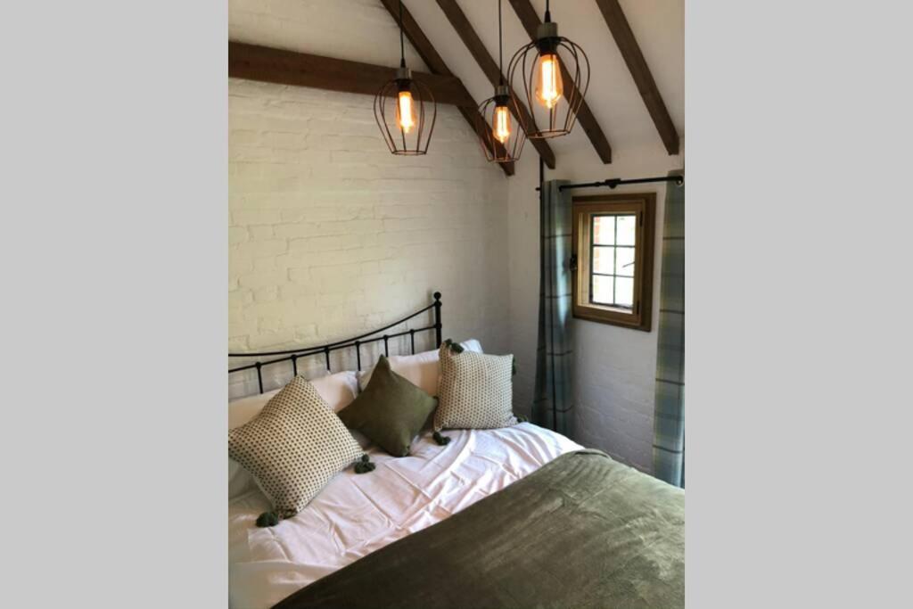 Holiday home Luxury 2 Bed In The Orchard Of A 17th Century Manor House *